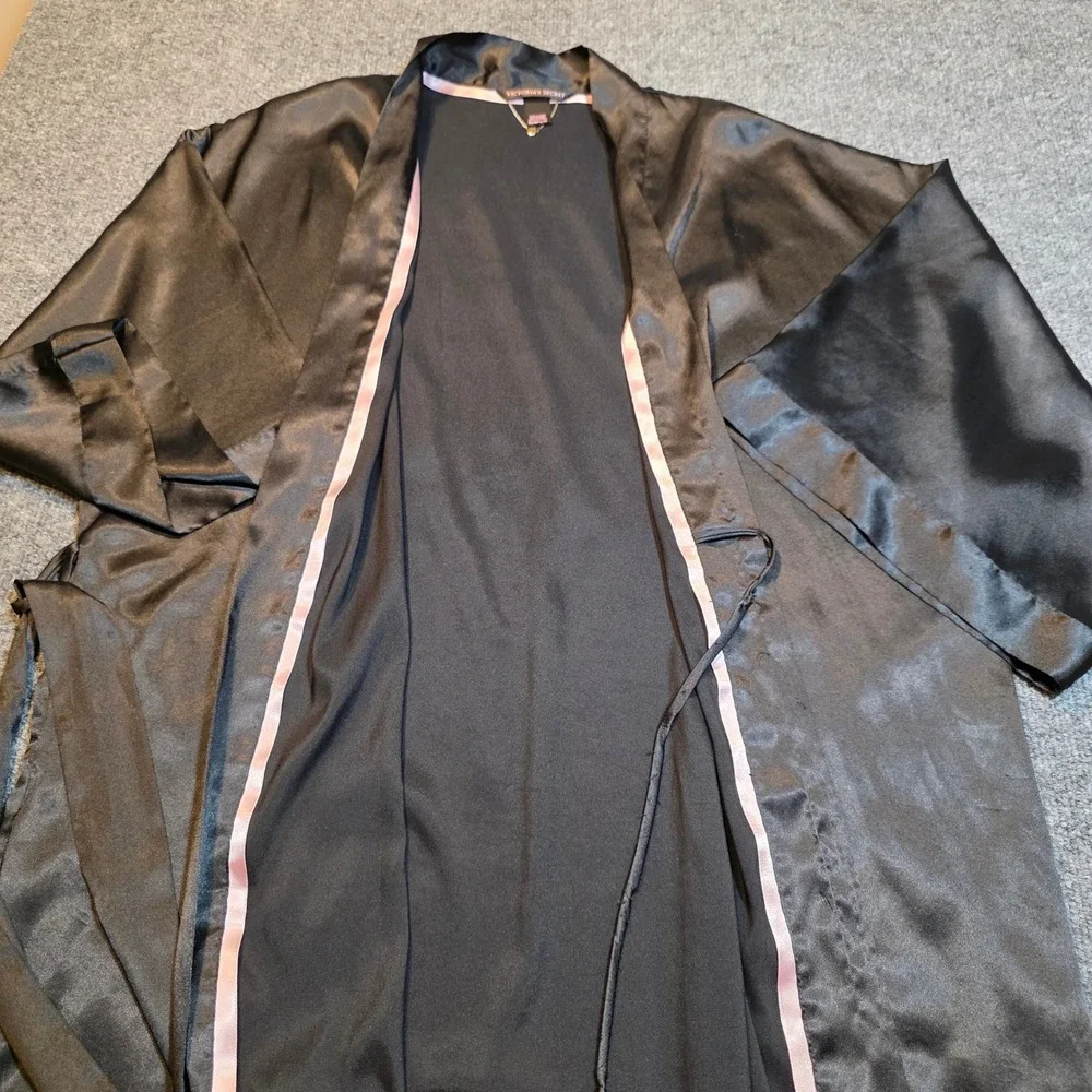 Victoria's Secret Black Satin Kimono Robe Short Wrap Belted Sleepwear M/L